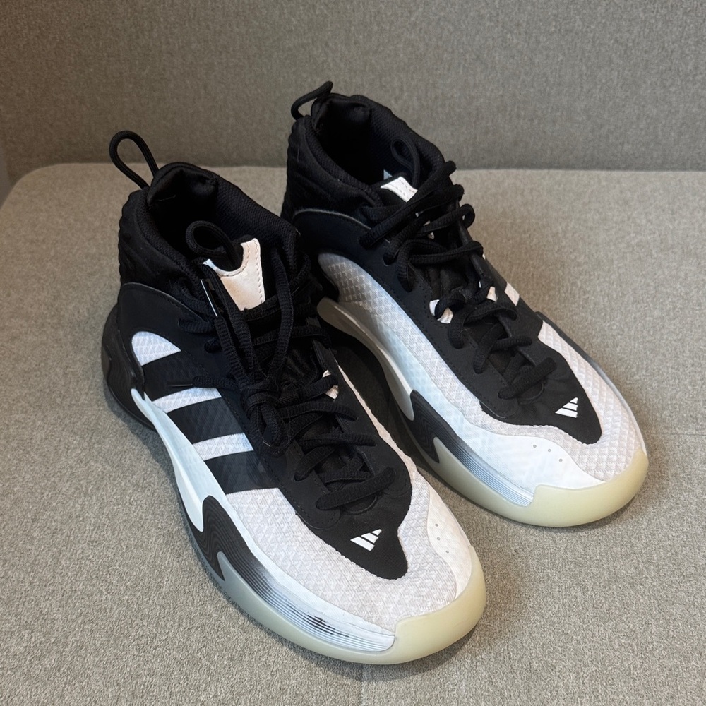 Adidas Select 2.0 Mid Basketball Shoes Womens size 10/Mens size 11.5